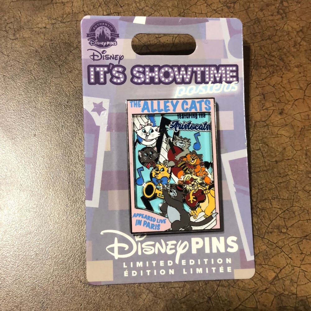 Disney pin It’s showtime poster series the Alley Cats